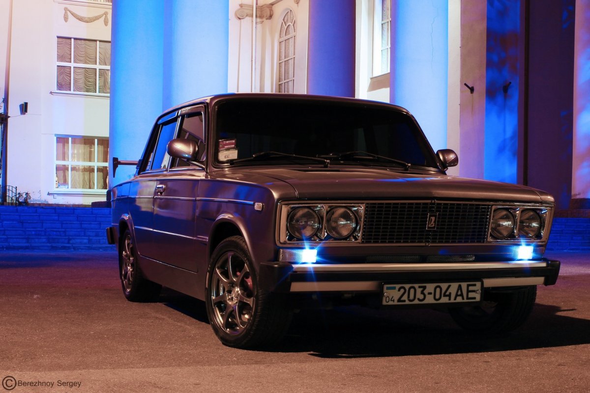 Тюнингованный 2106