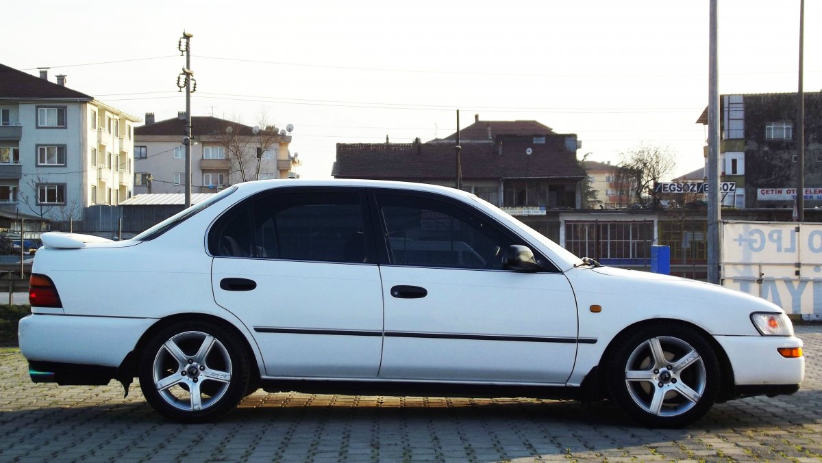 Тойота Королла 2.2