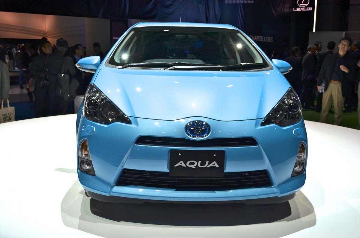 Toyota Aqua Hybrid 2016