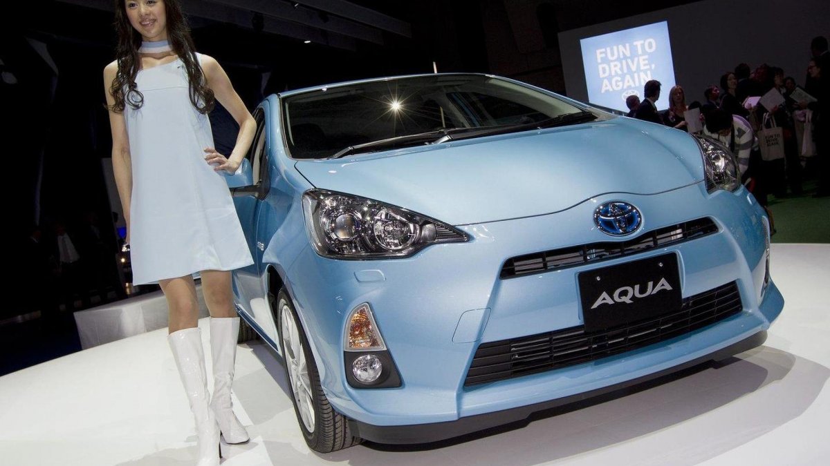 Тойота Аква 3 поколение