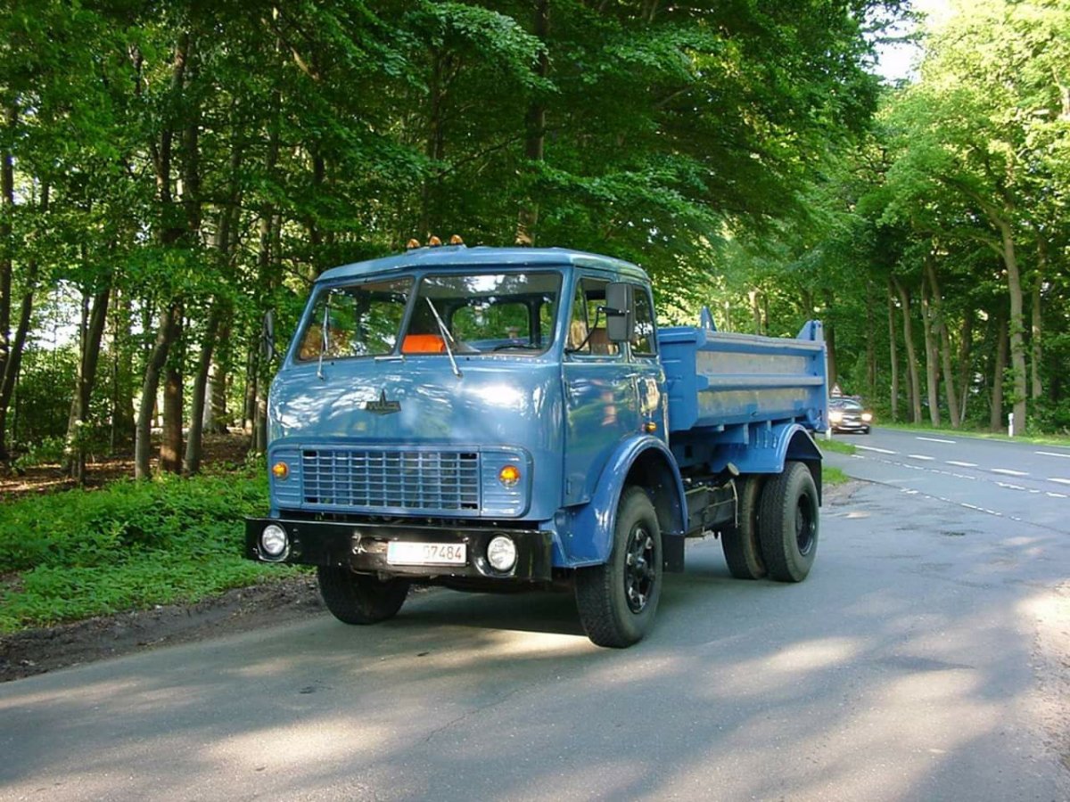 МАЗ 503 бортовой