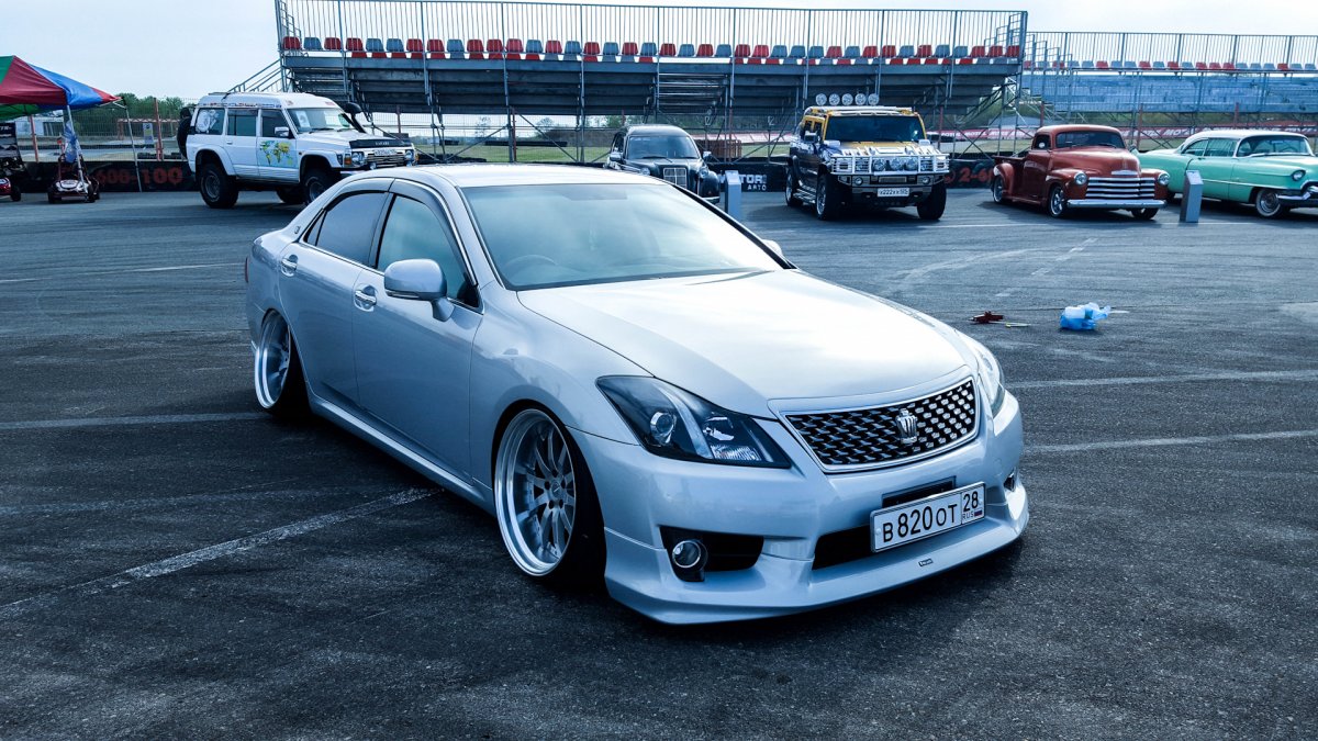 Toyota Краун Атлет