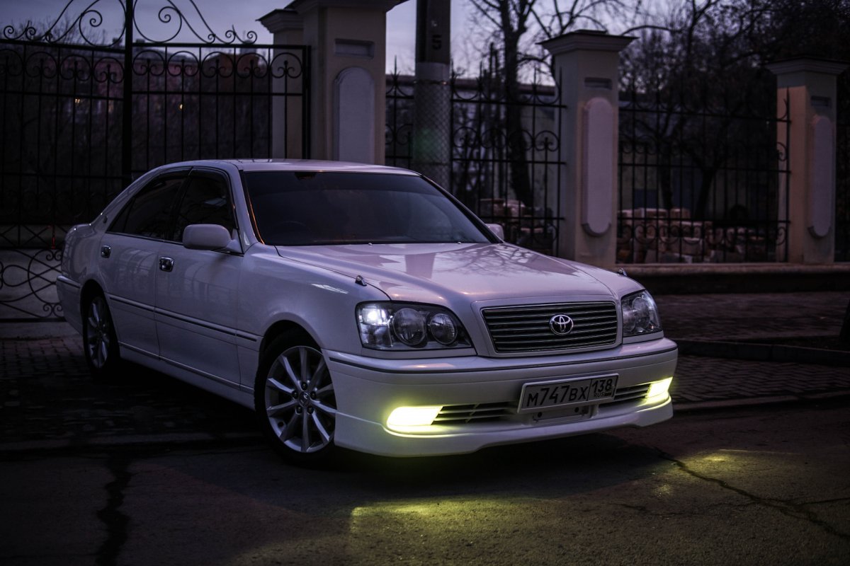 Toyota Crown athlete 2018