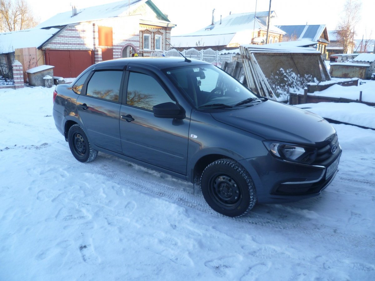 Черная Гранта фл хэтчбек