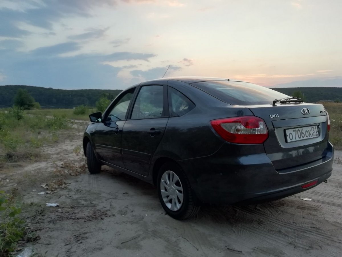 Лада Гранта лифтбек 2020 коричневая