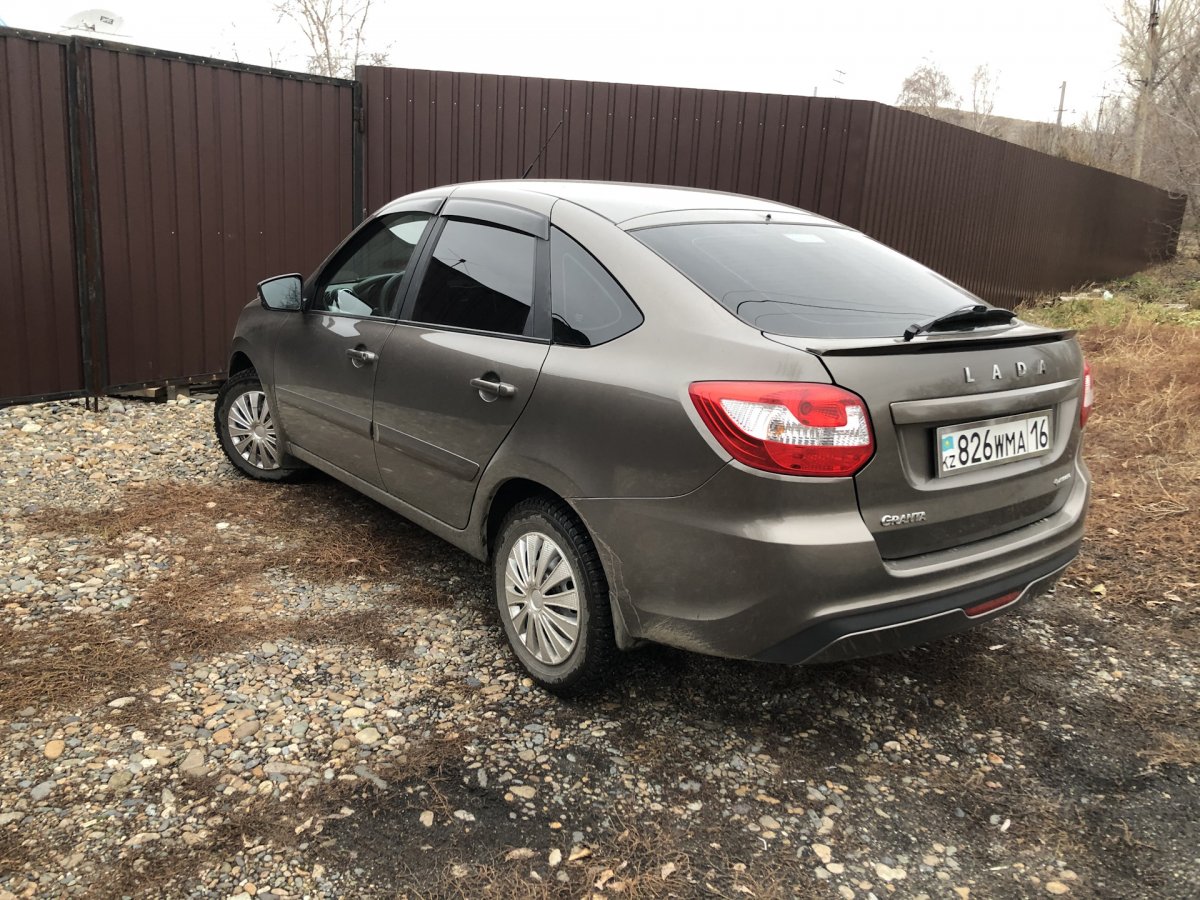 Lada Granta Liftback 2015