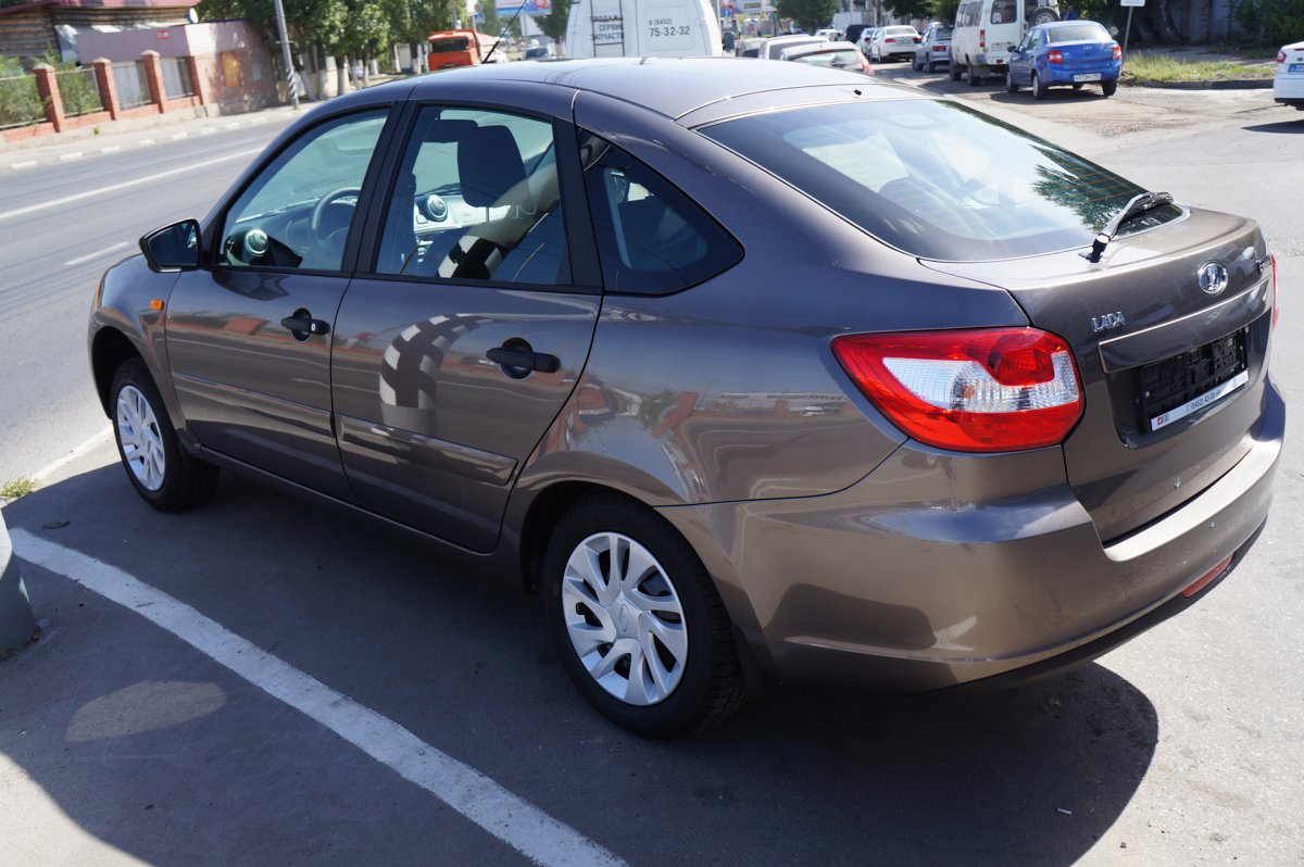 Lada Granta лифтбек Борнео