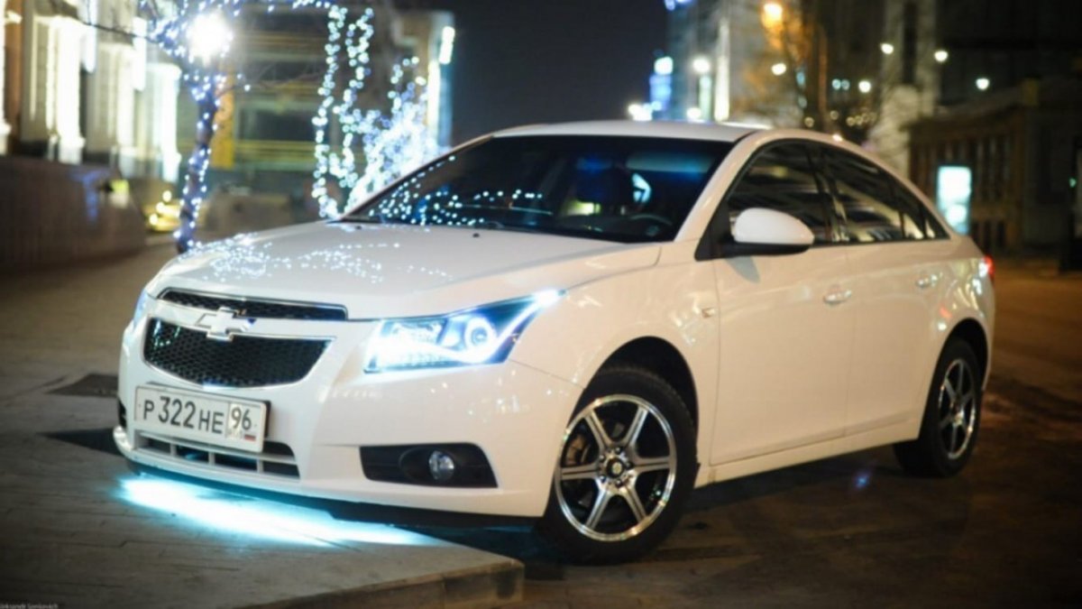 Chevrolet Cruze белый