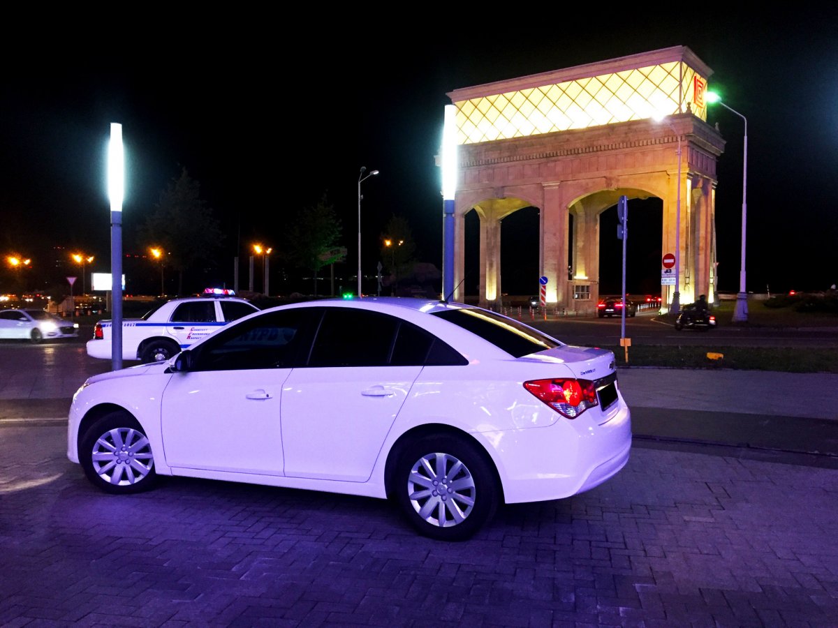 Chevrolet Cruze ночью