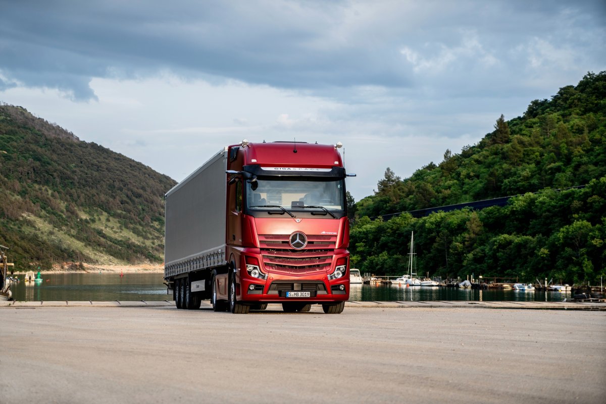 Мерседес Бенц Актрос