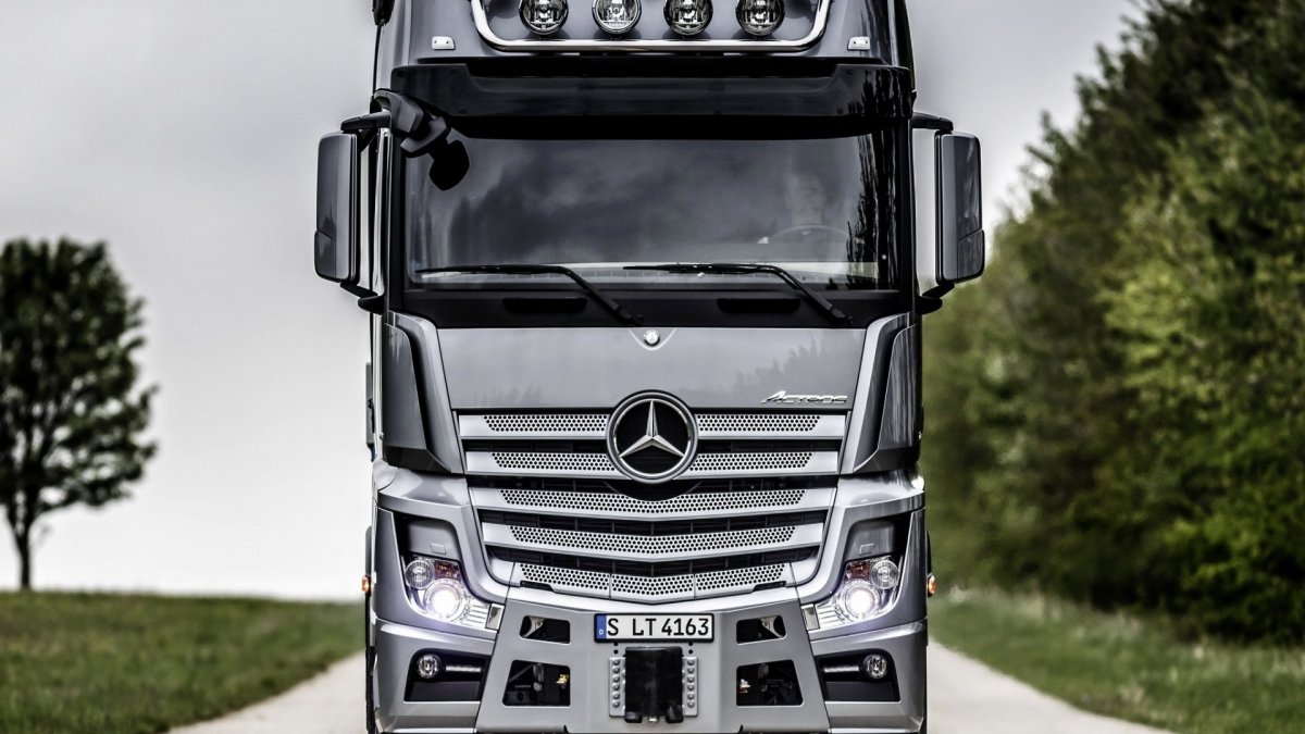 Mercedes Benz Actros 1844 Дальнобой