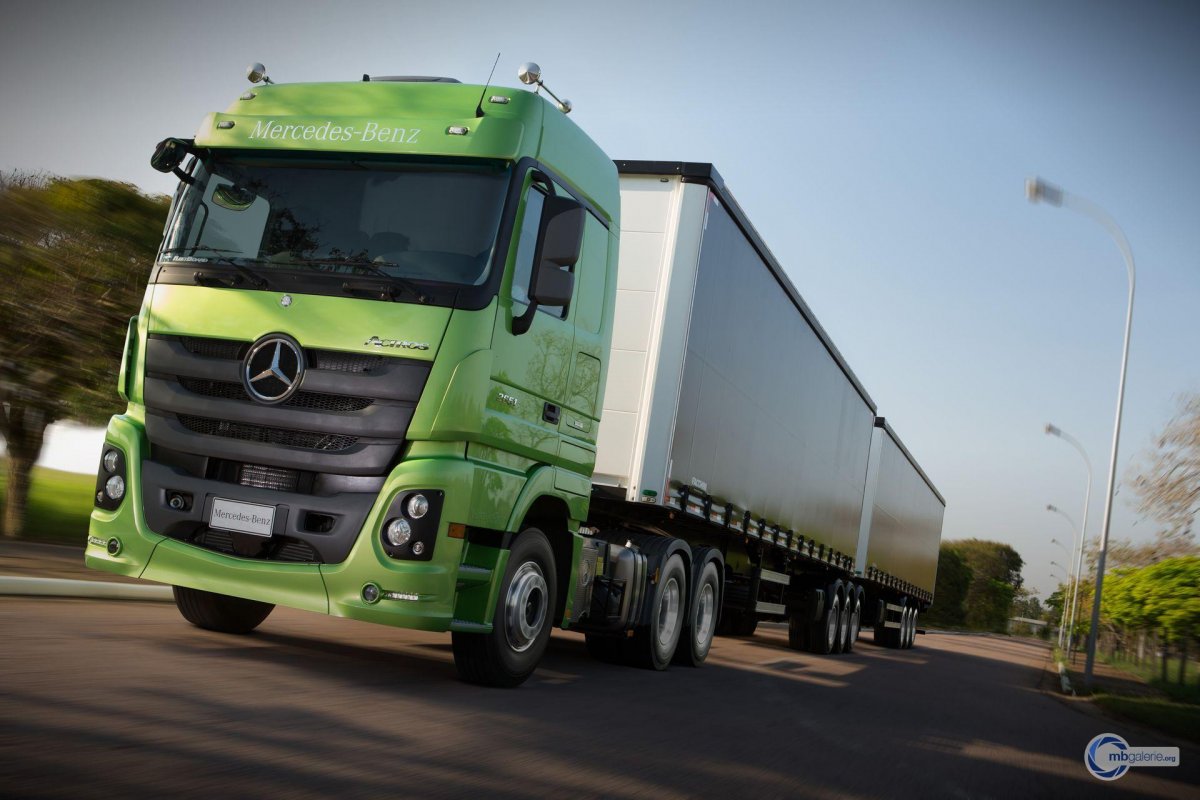 Мерседес Актрос 2020 Дальнобой зима