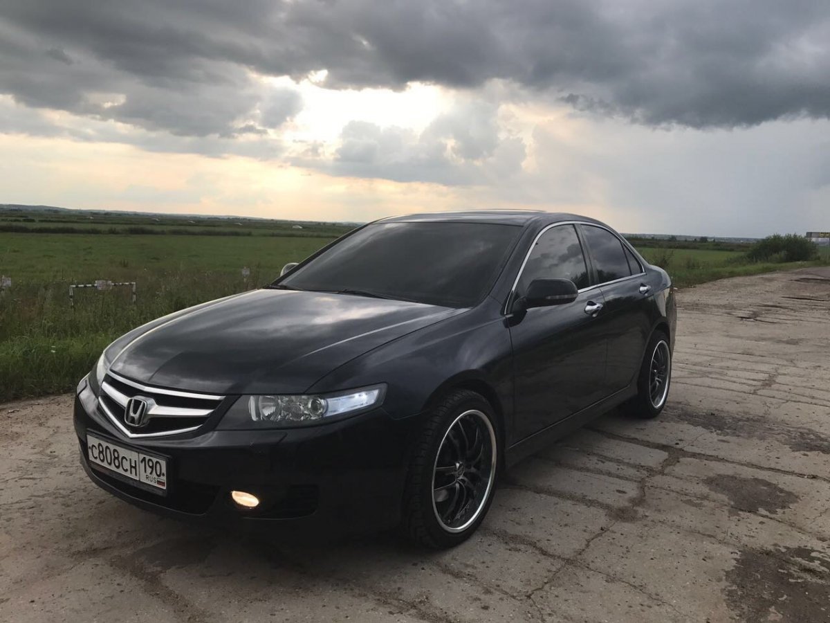 Honda Accord черная