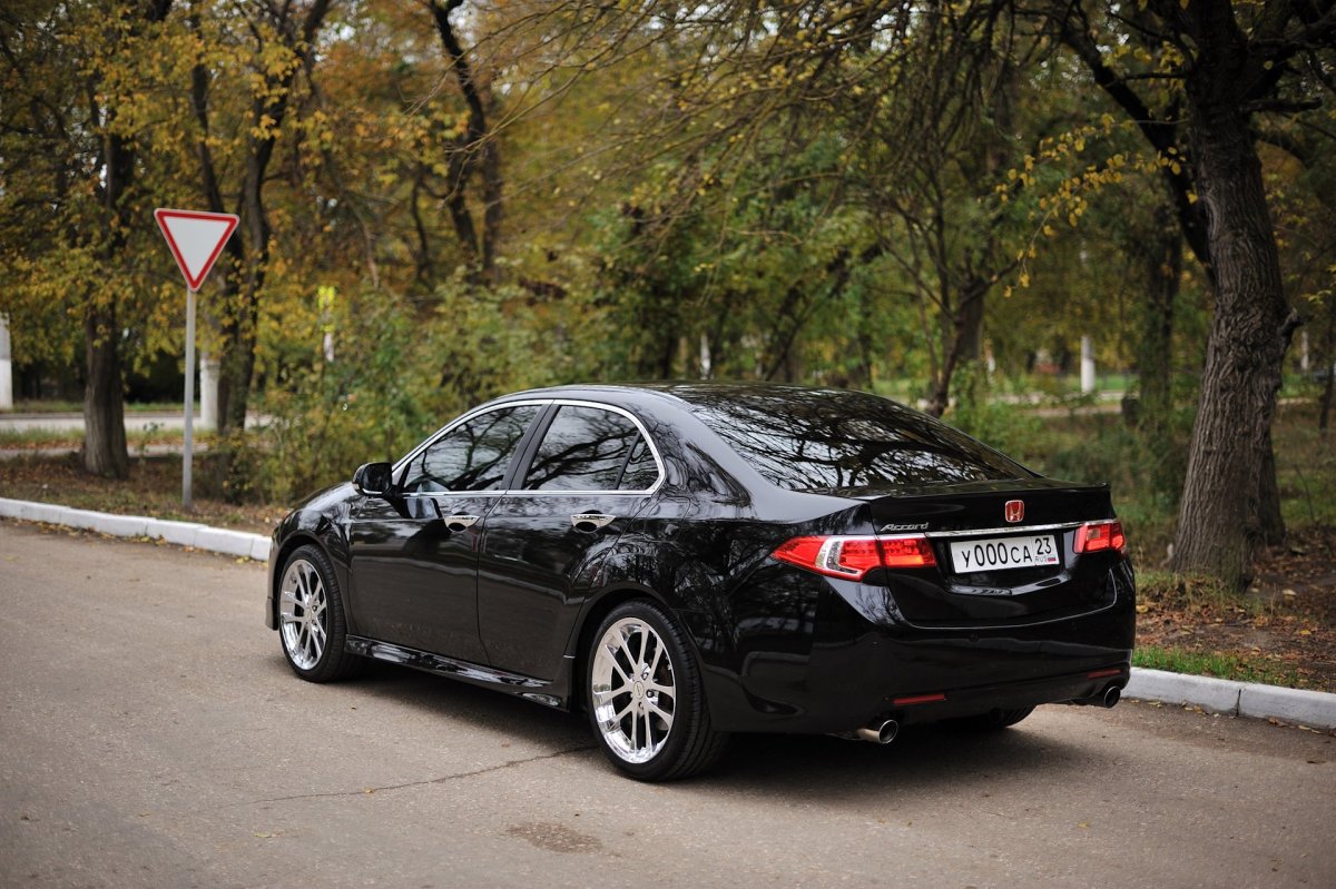 Honda Accord черная