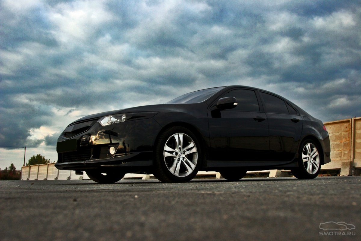 Хонда Аккорд 8 черный тонированный