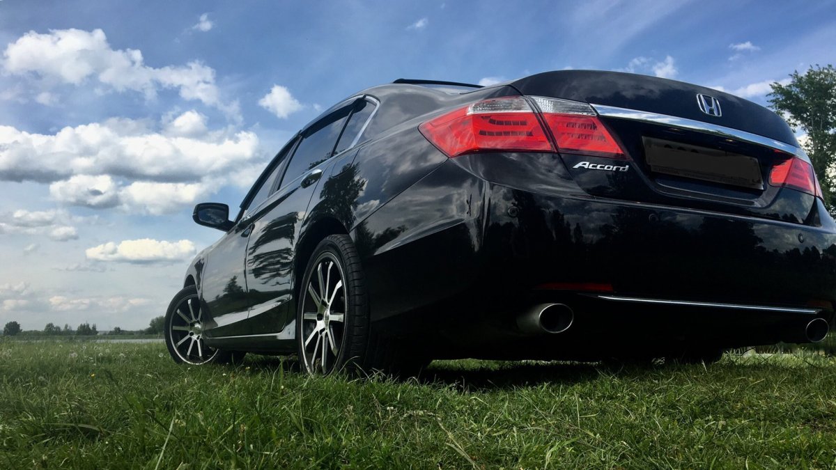 Хонда Аккорд 8 в черном цвете