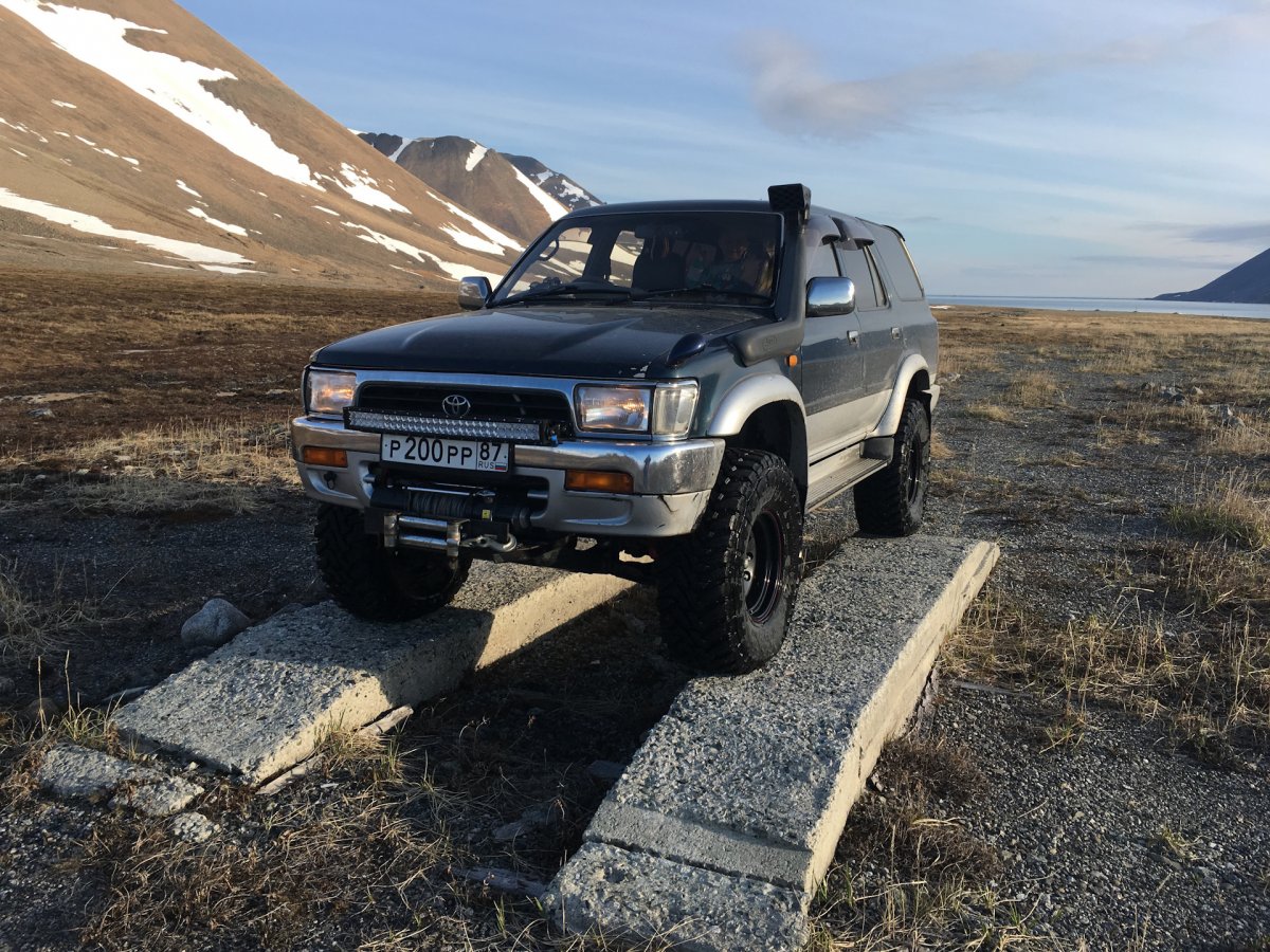 Тойота Хайлюкс Сурф 2