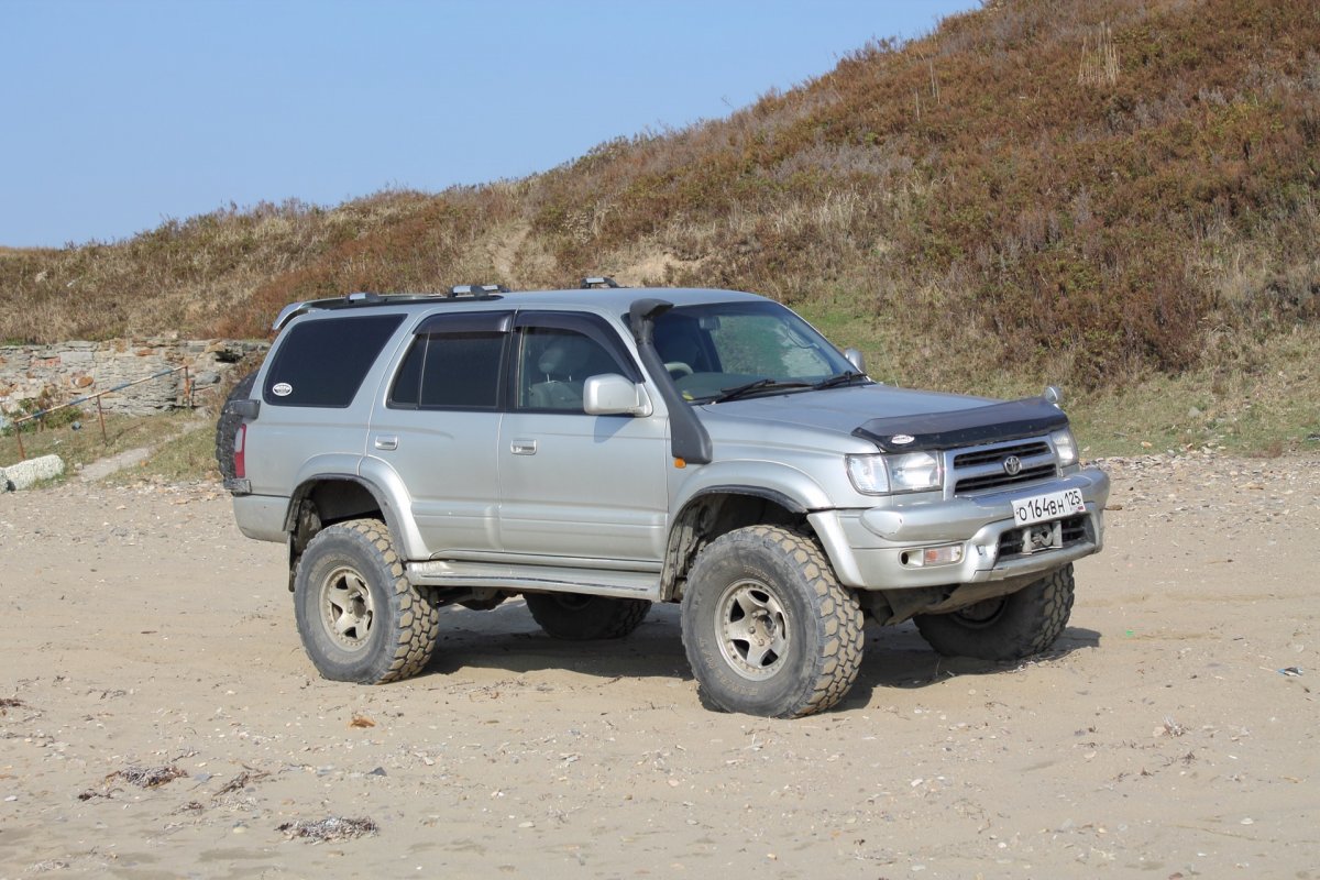 Toyota Hilux Surf 180
