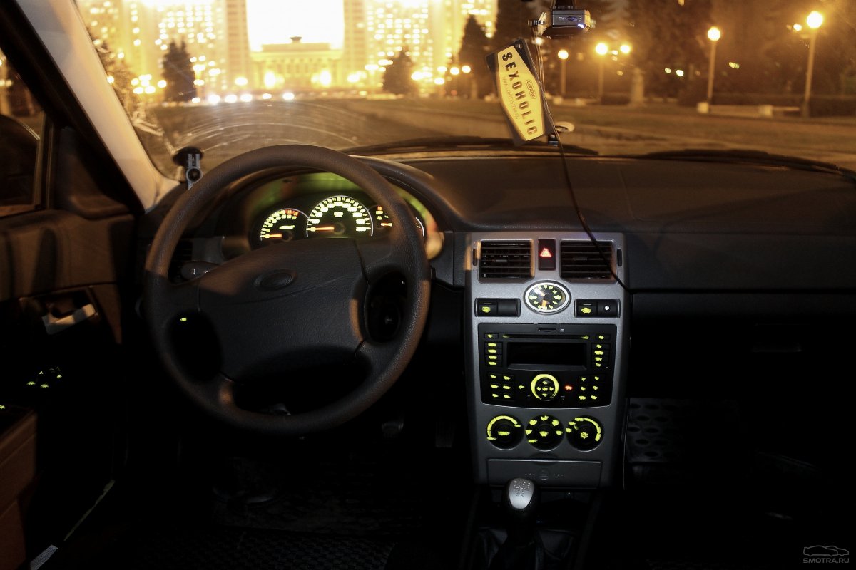 Панель ВАЗ 2112 ночью