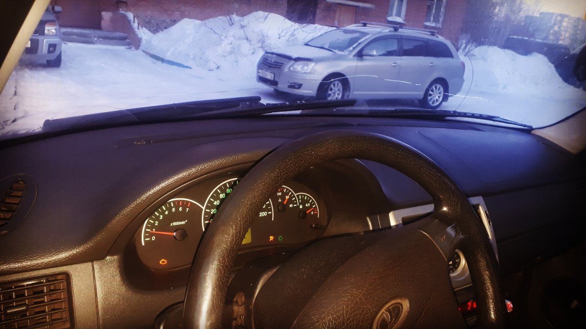 Лада Приора хэтчбек салон ночью