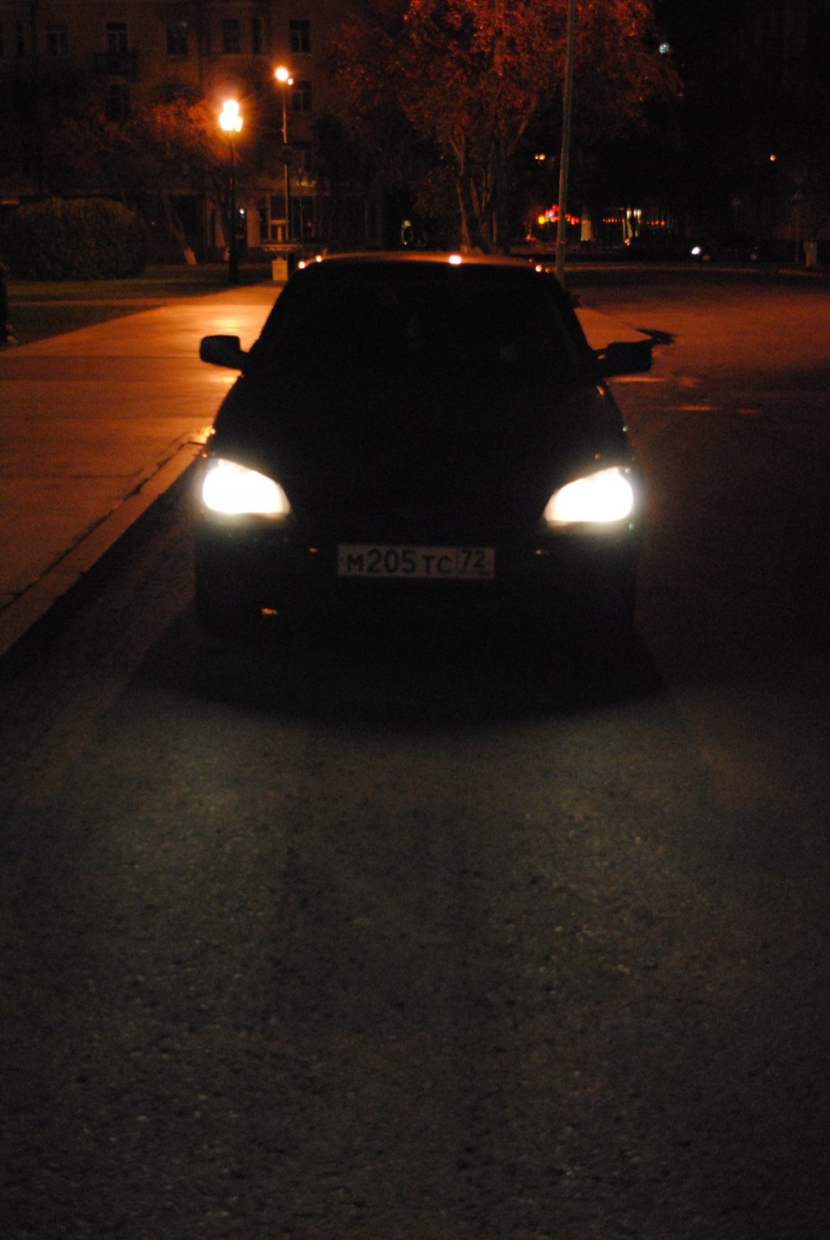 Панель машины ночью