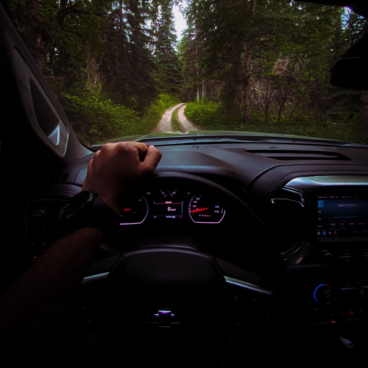 Красивые девушки и Приора