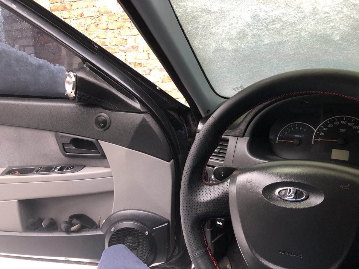 Приора 2008 салон ночью