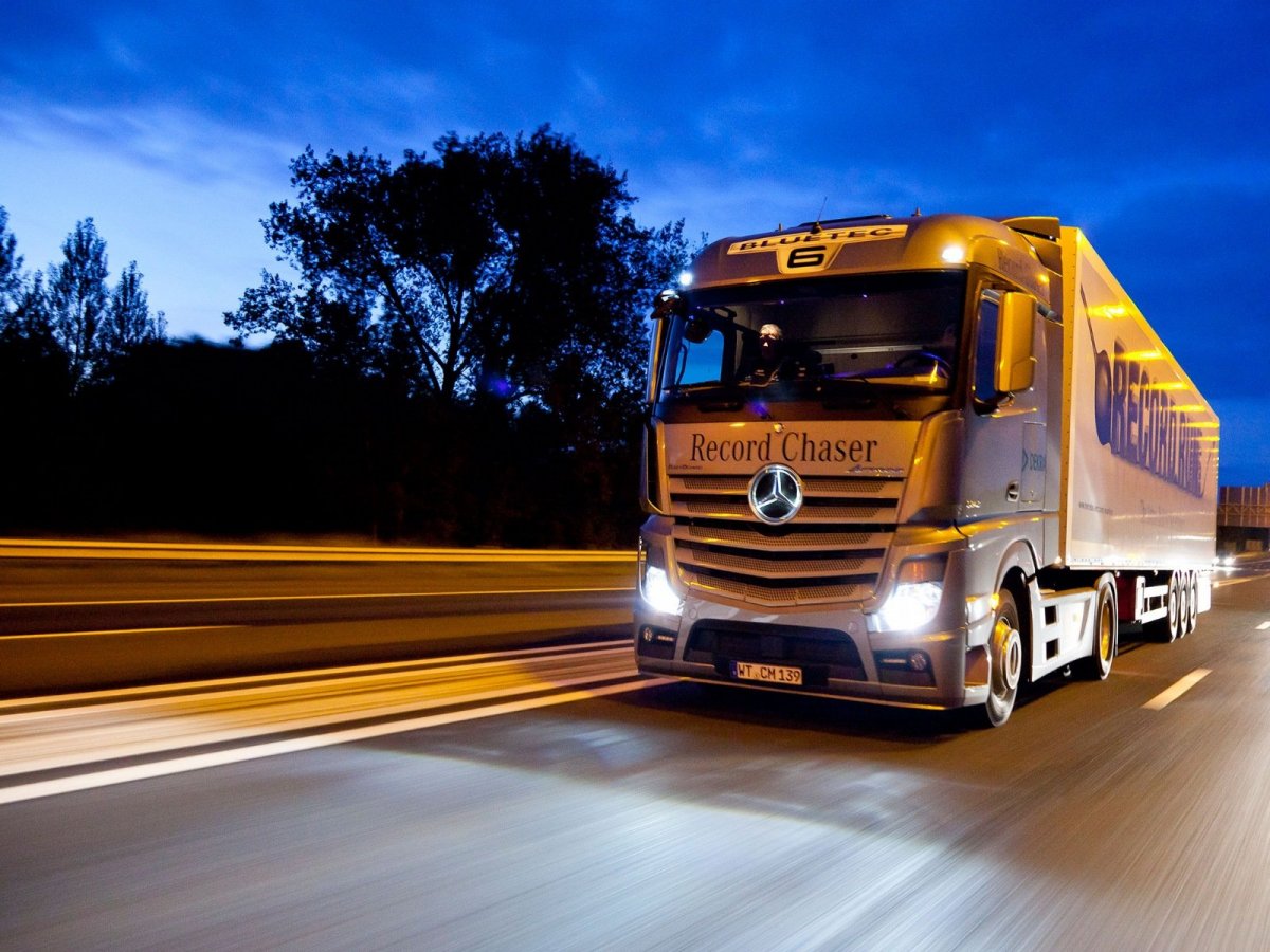 Мерседес Бенц трак Актрос