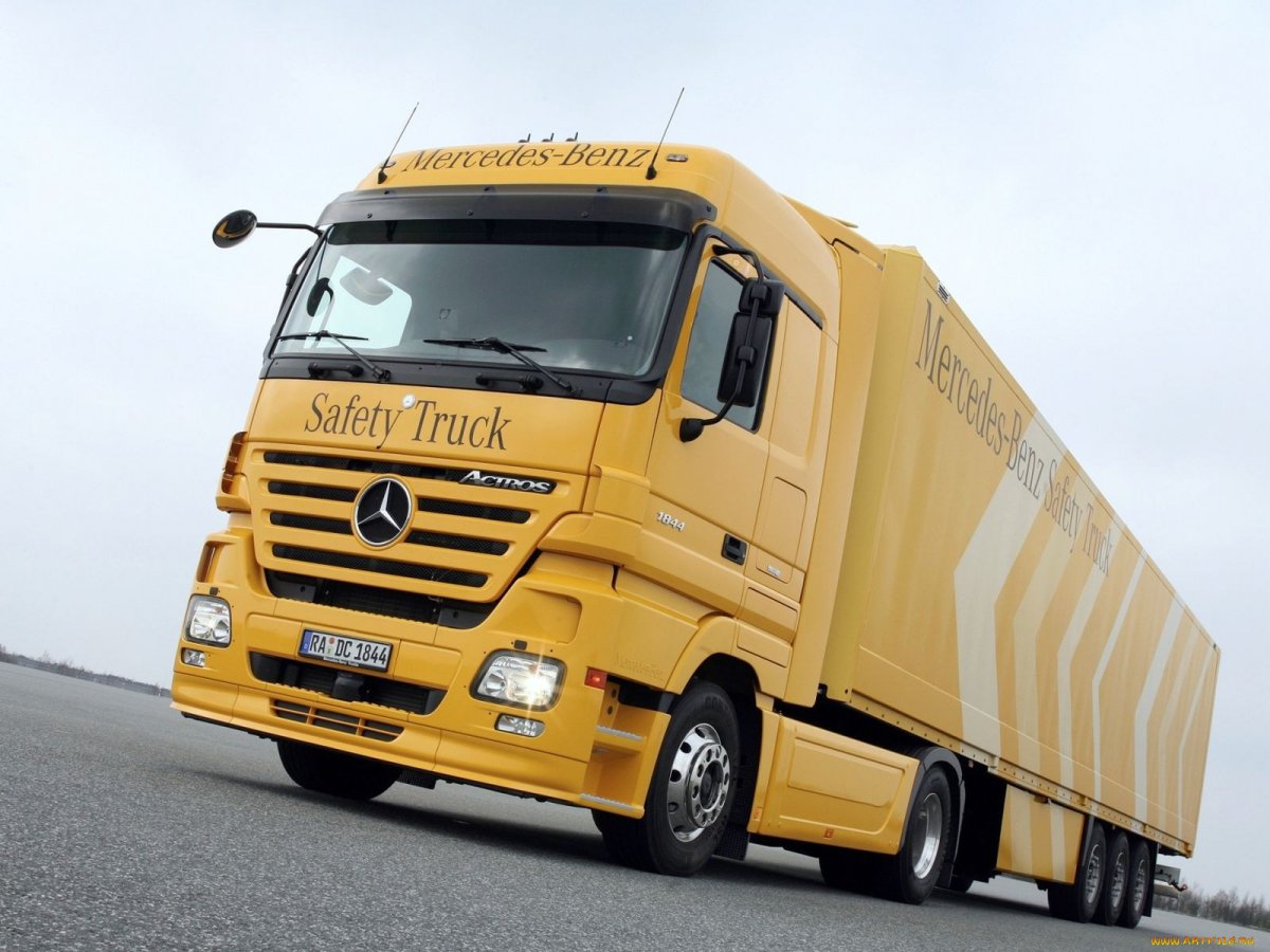 Мерседес-Бенц Актрос 1844 жёлтый