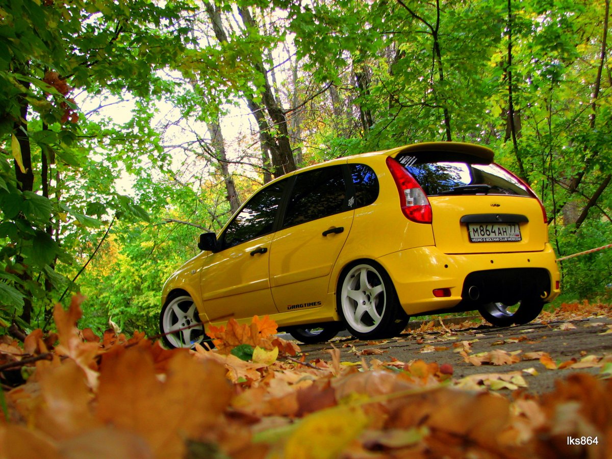 Lada Kalina Sport жёлтый купе