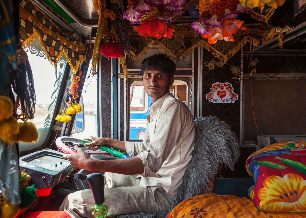 Индия груз на машине