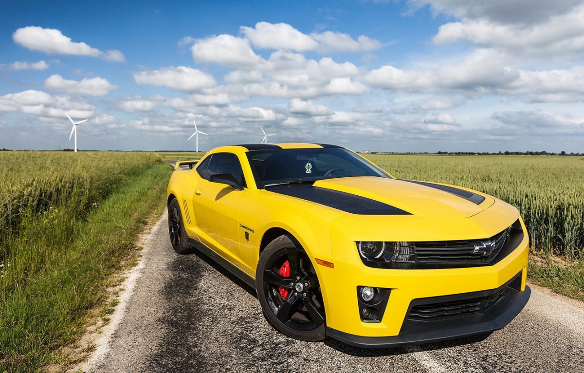 Chevrolet Camaro zl1 желтый