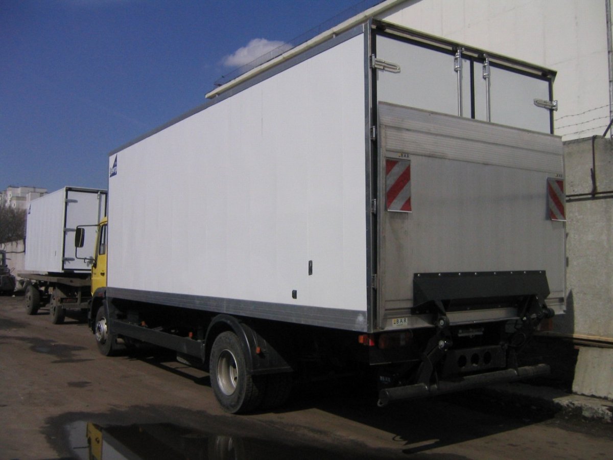 Ман 26403 с гидробортом