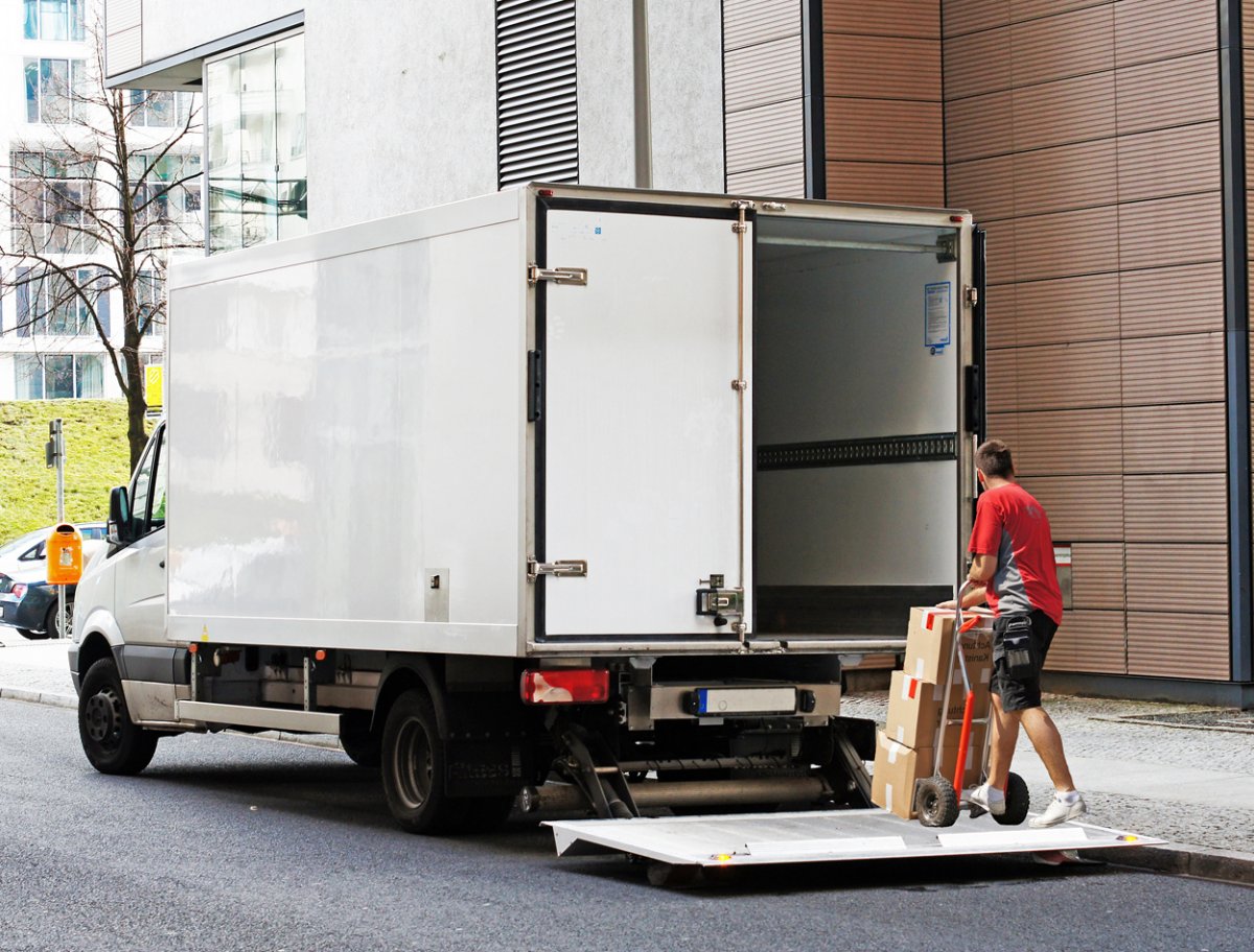 Гидроборт дома на колесах перевозка мотобайка