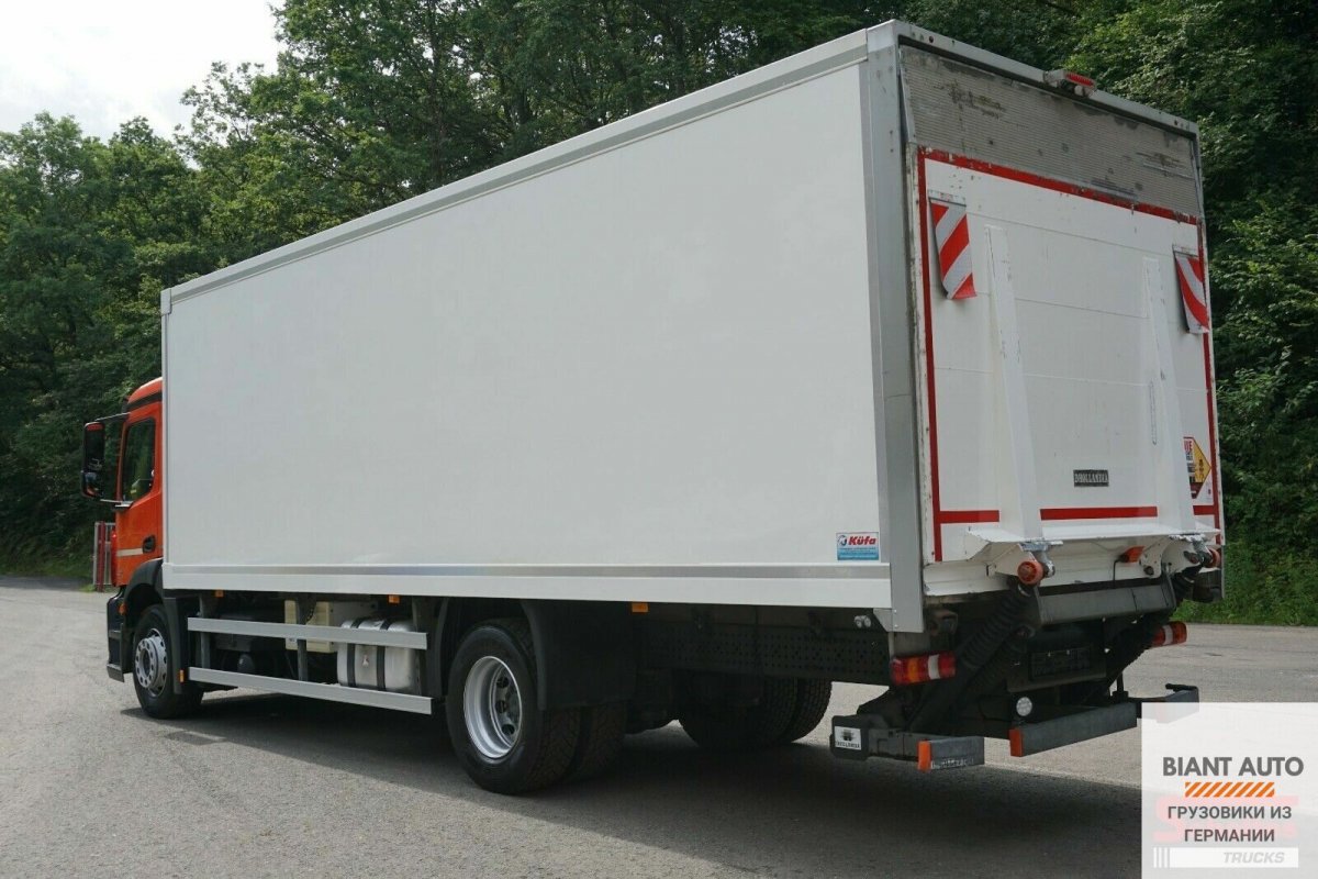 КАМАЗ С рефрижератором и гидробортом