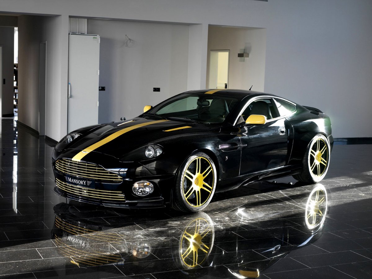 Aston Martin Vanquish 2005