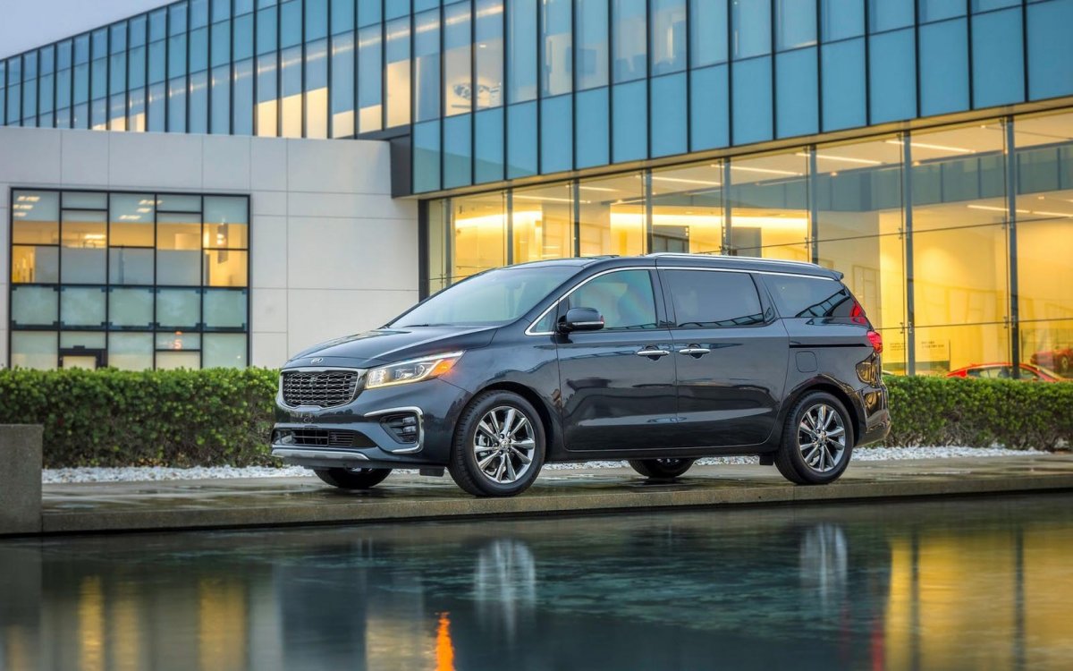 Минивэн Киа Карнивал 2018