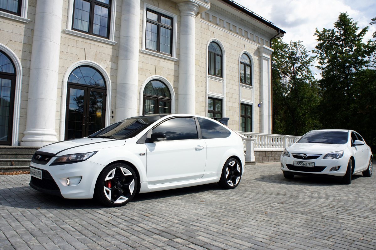 Мазда 6 GH С черной крышей