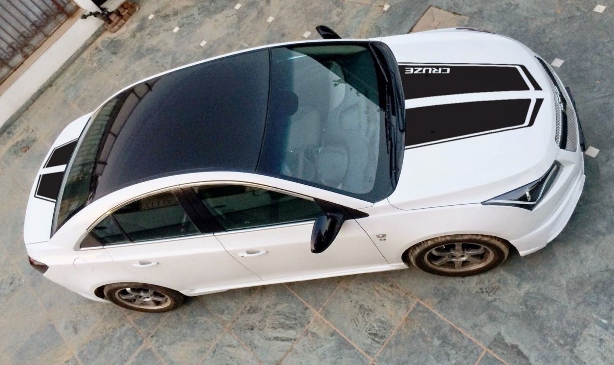 Мазда 6 белая с черной крышей