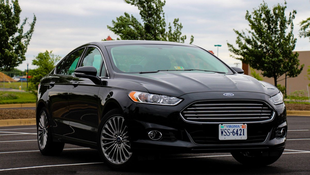 Ford Fusion 2015 черная