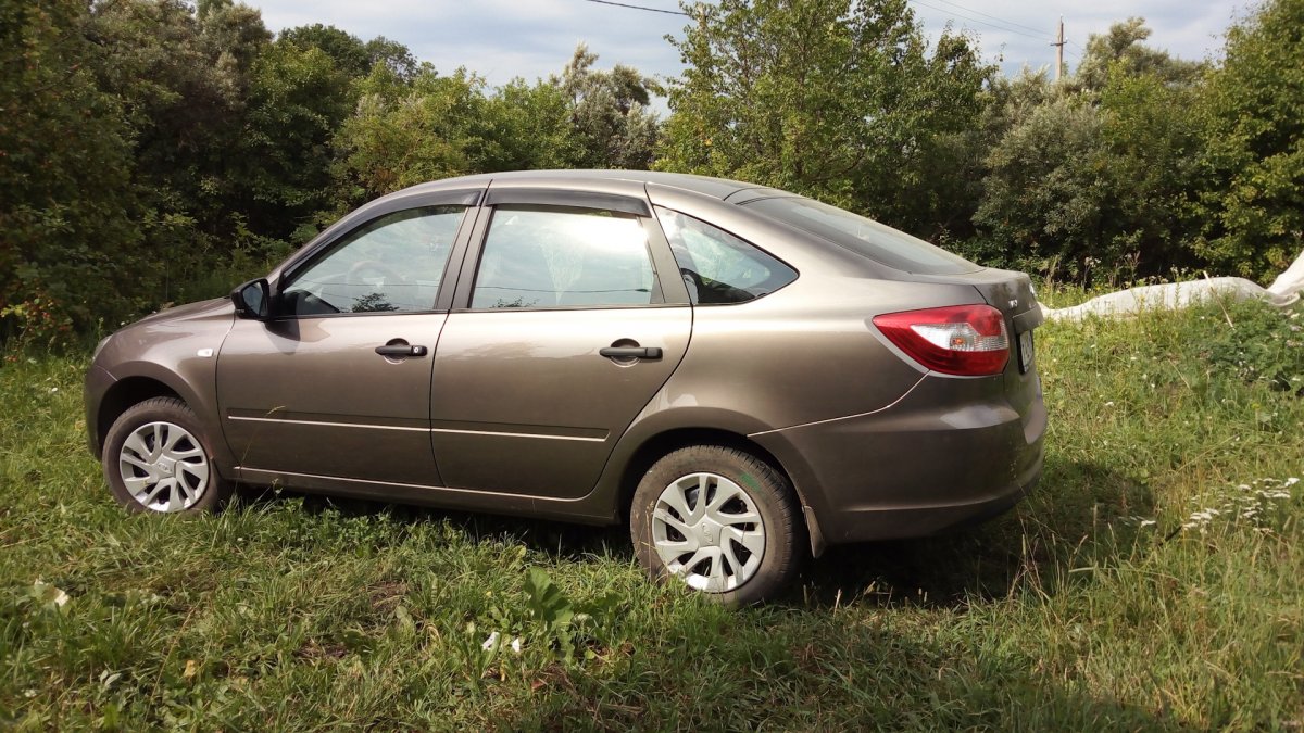 Лада Гранта лифтбек цвет кориандр