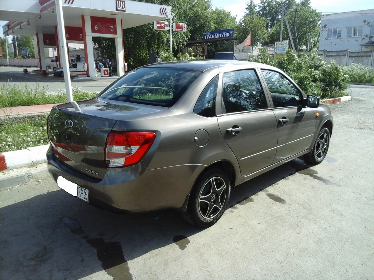Лада Гранта 2019 седан серый