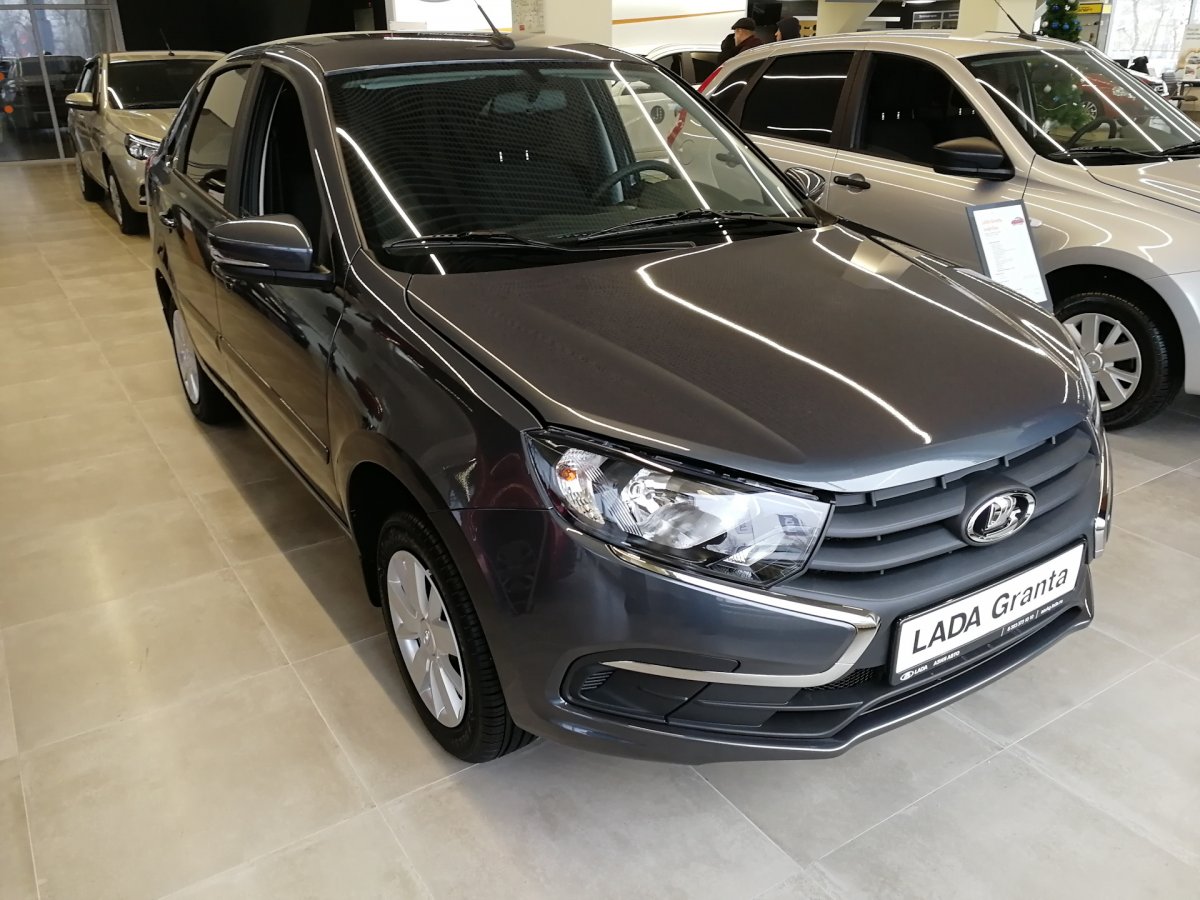 Лада Гранта серая 2021