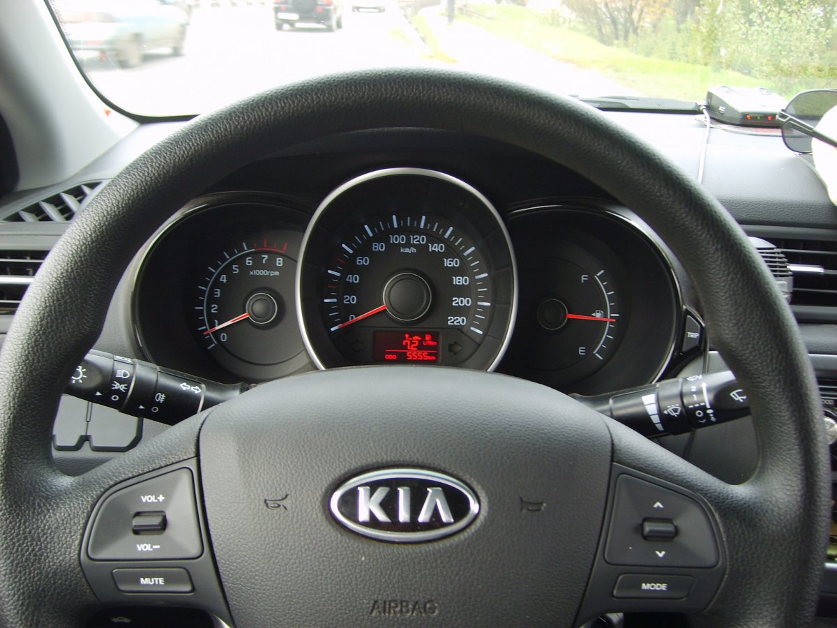 За рулём Киа Рио 3