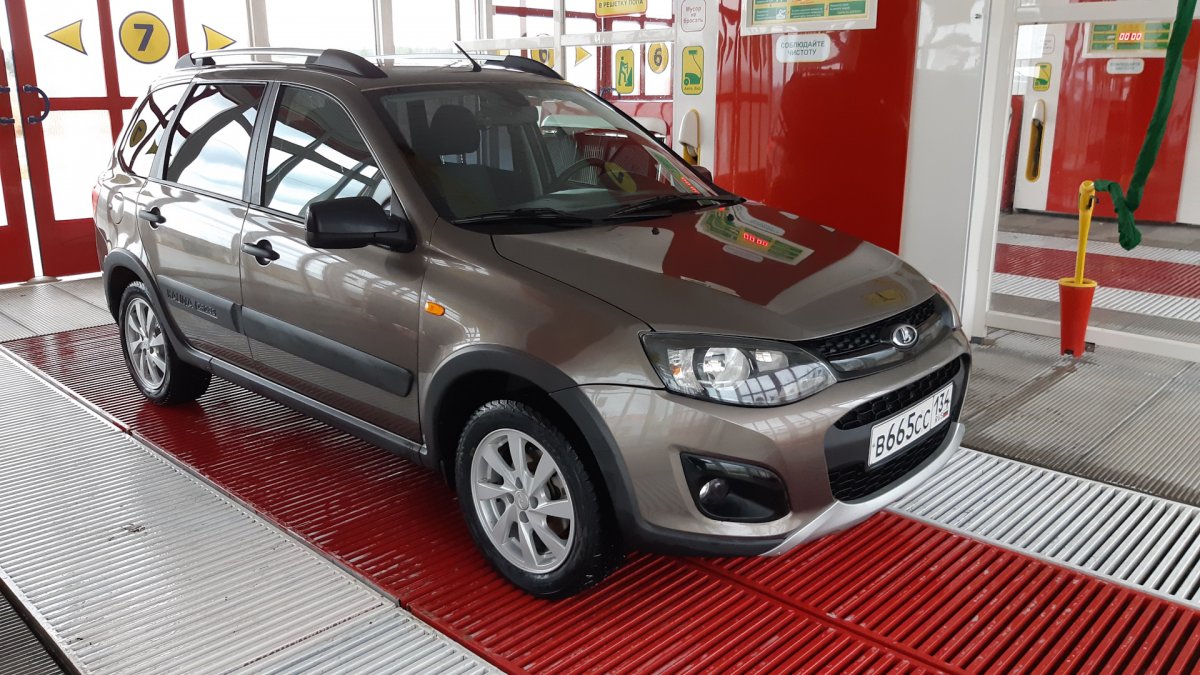 Granta Cross1.6 л 16-кл. (106 л.с.), 5мт / Luxe