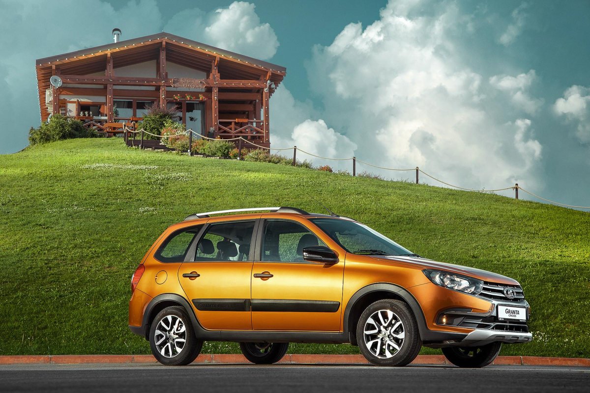 Лада Гранта кросс универсал белая