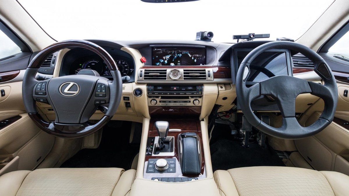 Японский Лексус с правым рулем