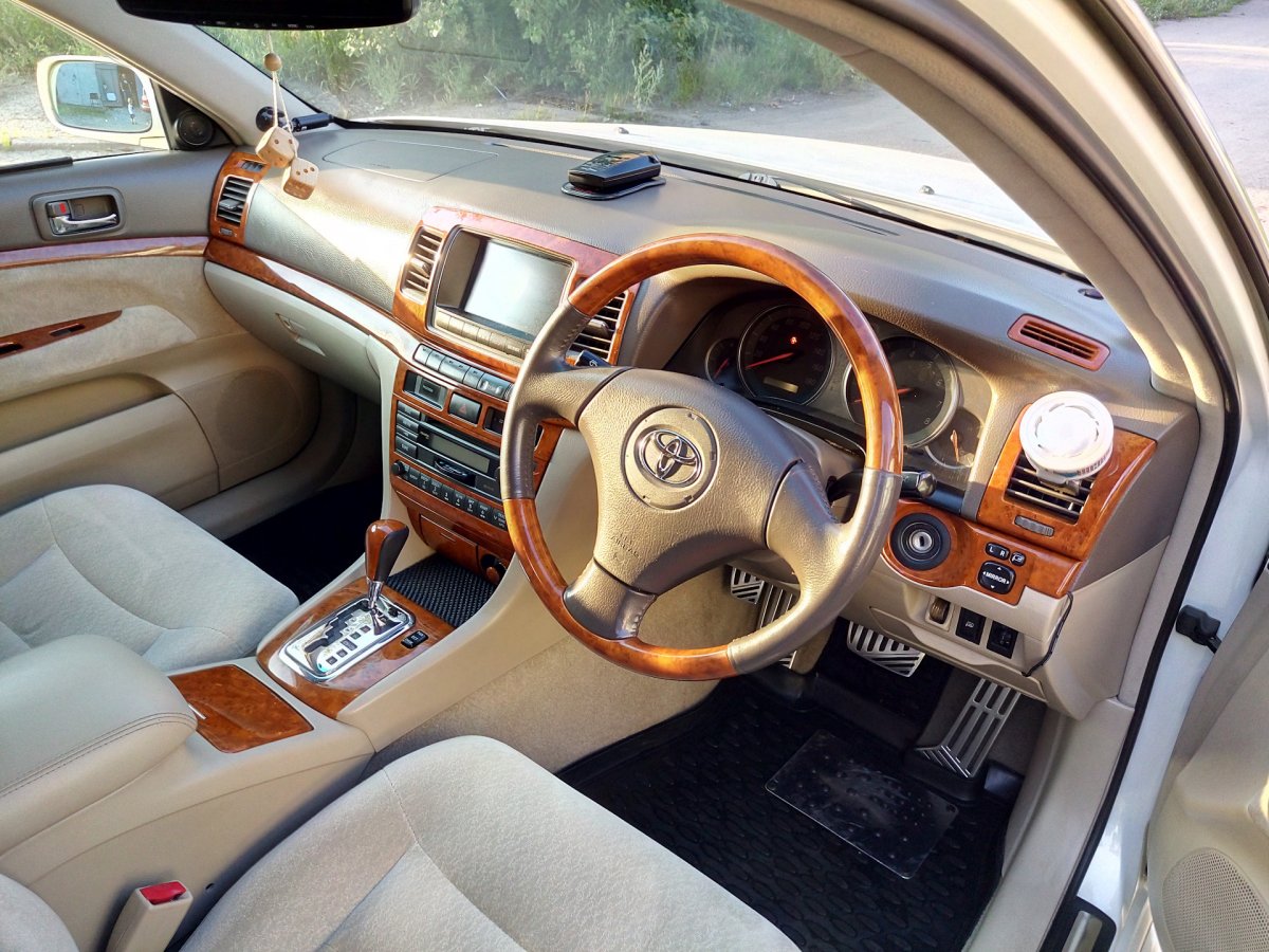 Toyota Mark II 110 салон