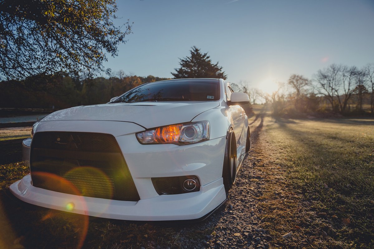 Mitsubishi Lancer Evolution 10 белая зимой