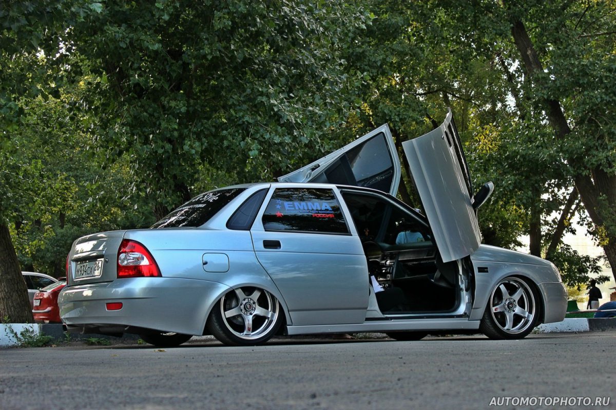 Лада Приора заниженная тюнинговая